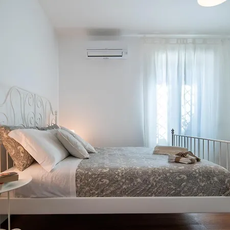 Apartamento Familiaris